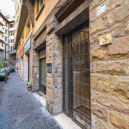 Florence Ponte Vecchio Apartment-2